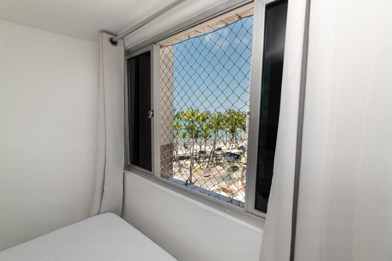 Apartment Por Temporada Em Ponta Verde, Com 02 Quartos Com Vista Lateral Mar - Localizacao Na Orla De Maceio (Alagoas)